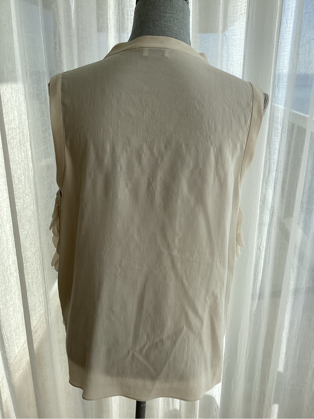 Brunello Cucinelli  Silk Petal Appliqué Top Blouse  sz M NWT - Picture 6 of 6